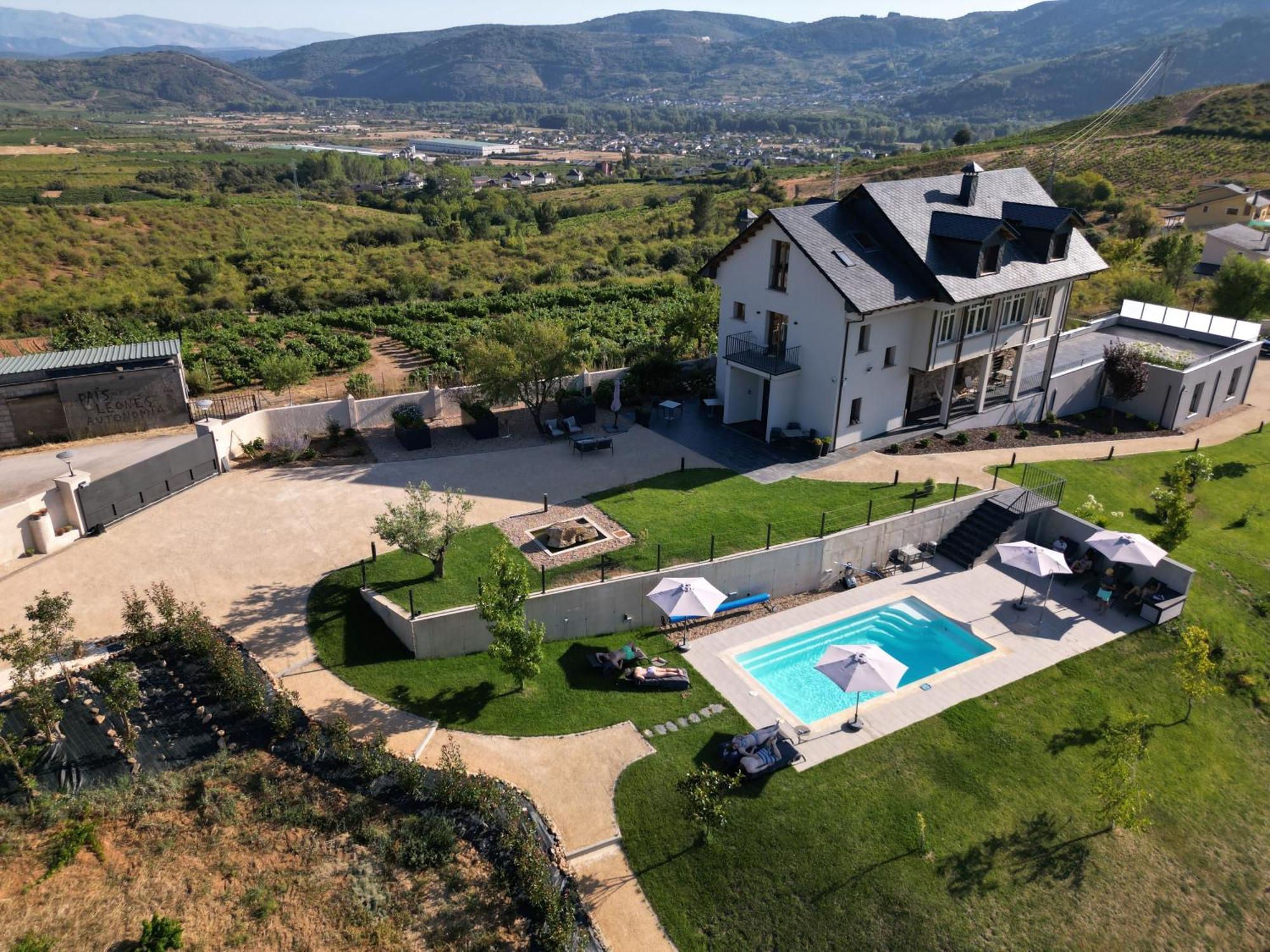 Boutique Finca Esencial Villafranca Del Bierzo Exterior foto